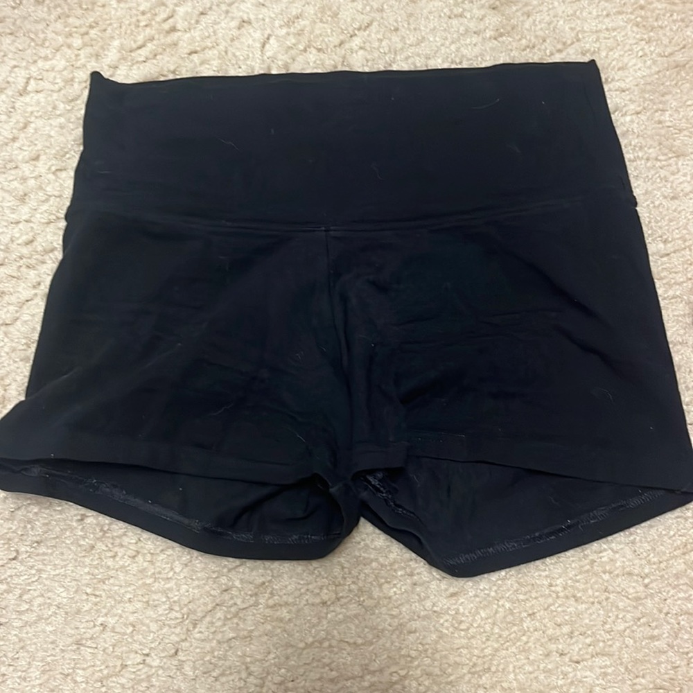 aritzia TNA chill biker shorts